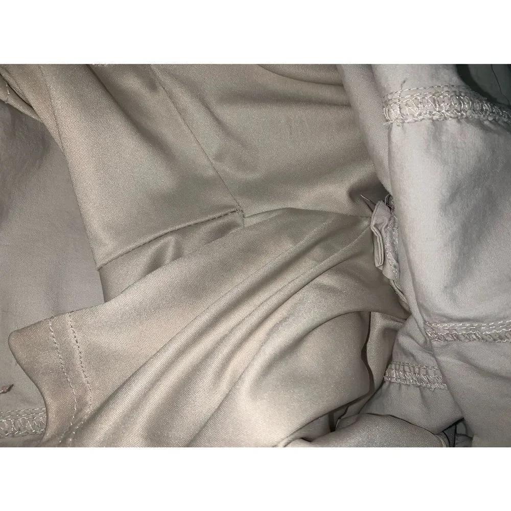 Vintage 90’s Y2K Khaki Cargo Skort Size 4‎